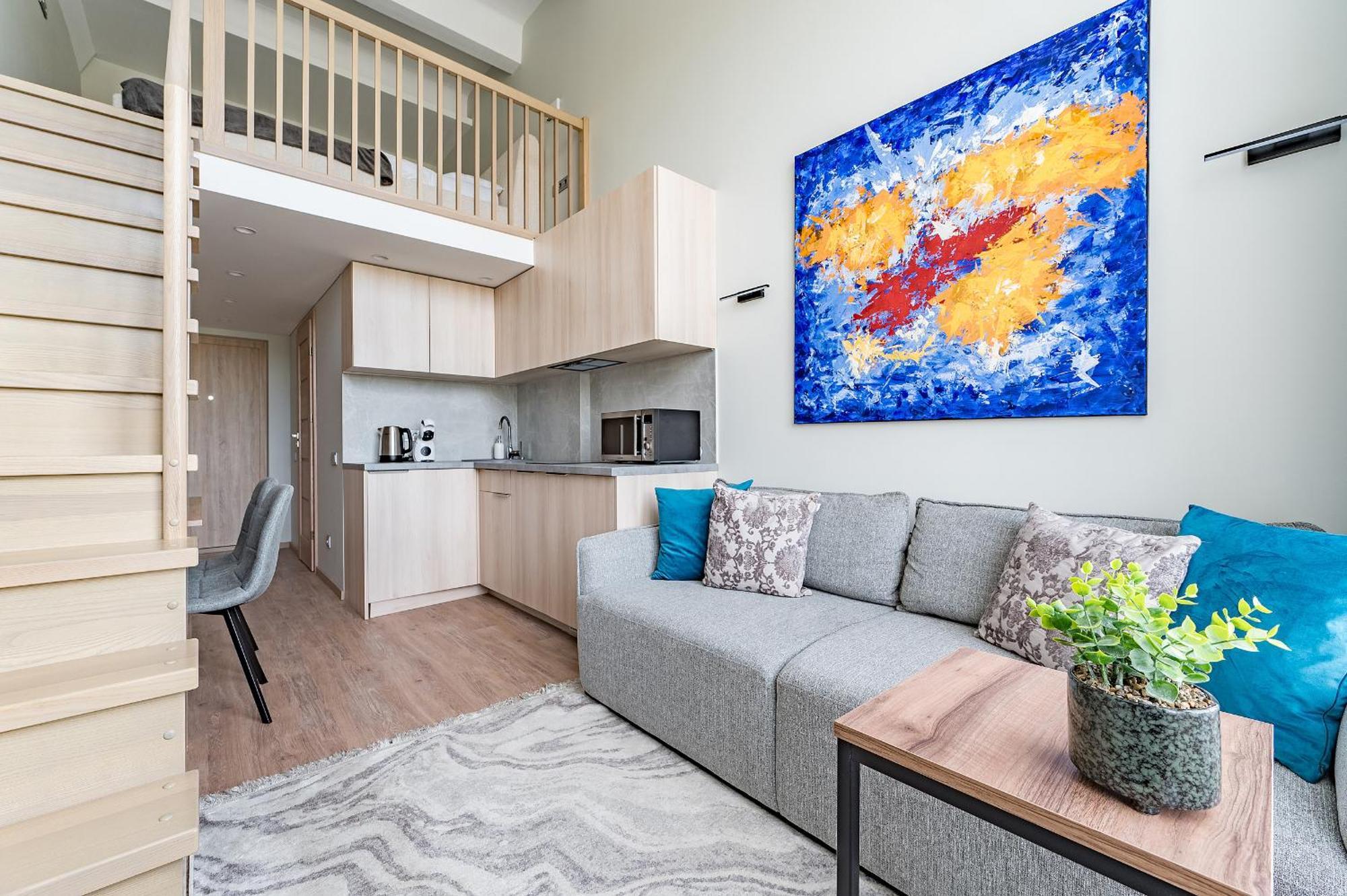 Urban Loft Apartment *